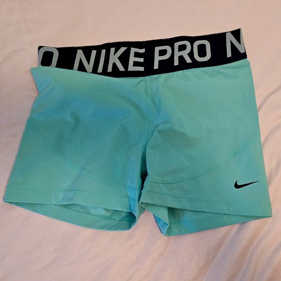 Seafoam green Nike spandex workout shorts, size Large - Picture 1 of 1